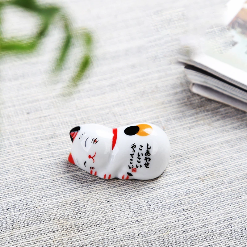 Ceramiczna podstawka pod pałeczki w kształcie kota Czarny