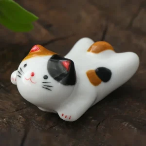 Ceramiczny stojak na pałeczki z kotem w stylu japońskim Czarny