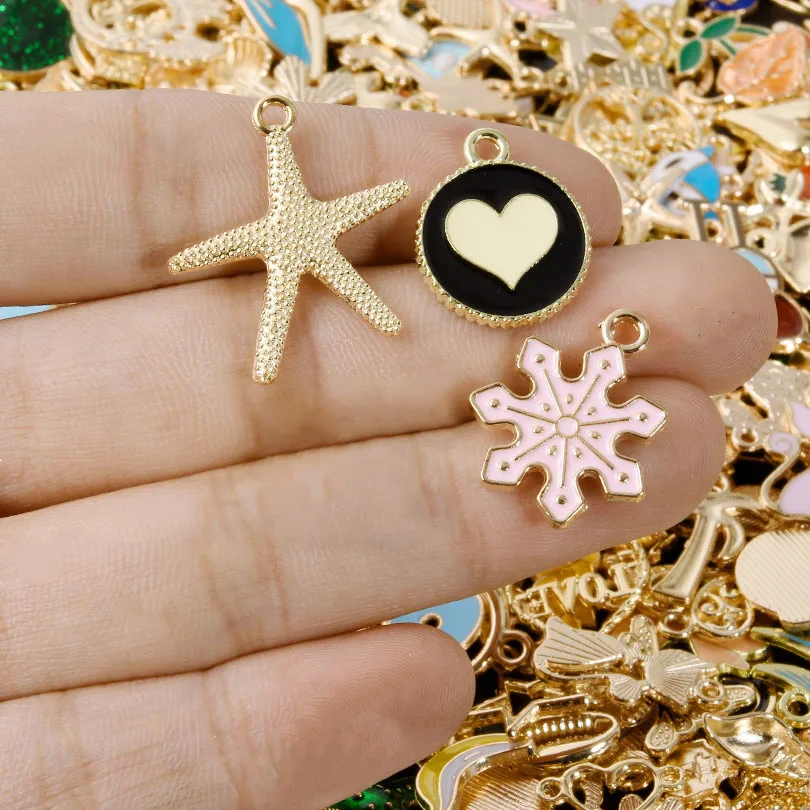 Charms do biżuterii DIY — mieszane wisiorki emaliowane serce i kwiat Kolor jasnożółtego złota