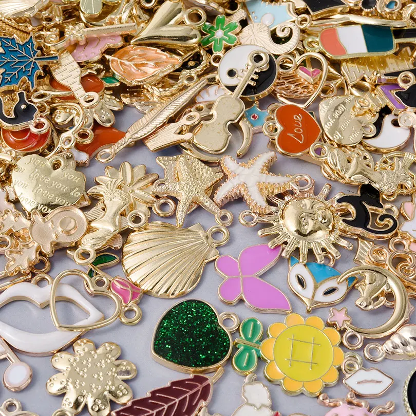 Charms do biżuterii DIY — mieszane wisiorki emaliowane serce i kwiat Posrebrzane