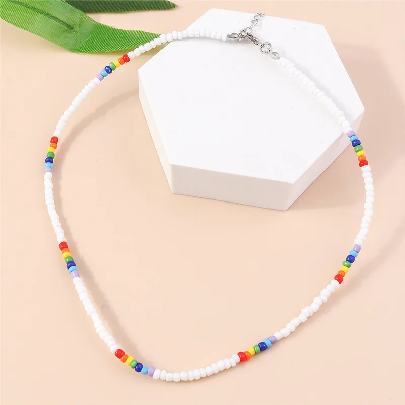 Choker z kwiatów i nasion w stylu boho – naszyjnik koralikowy Korea Czerwony brązowy