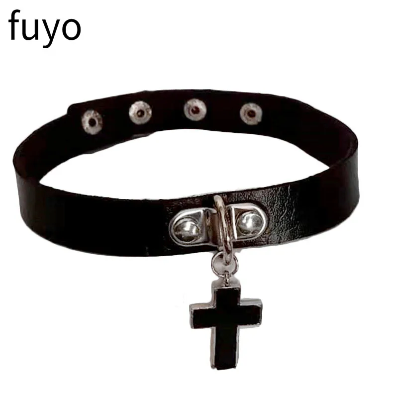Choker punk z eko-skóry z kotem i sercem, styl gotycki Cross