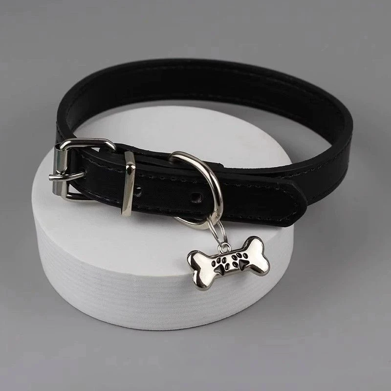 Naszyjnik choker ze skóry PU z zawieszkami łapka i kość Czarny