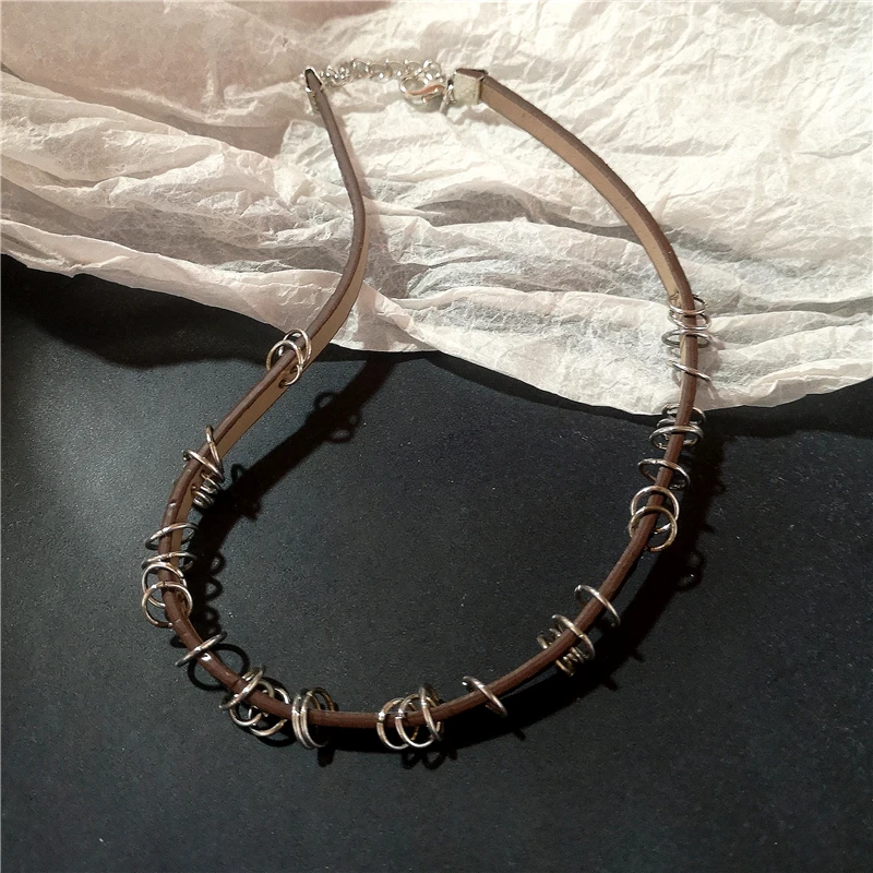 Choker z kamieniem na rzemyku PU - naszyjnik grunge 6