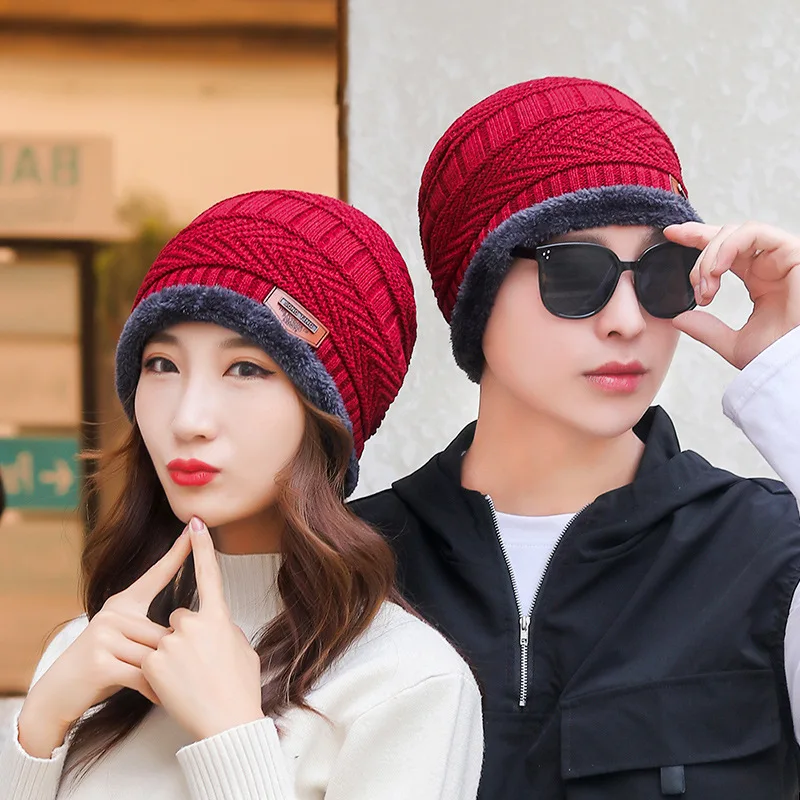 Ciepła zimowa czapka beanie z dzianiny unisex Bordowy