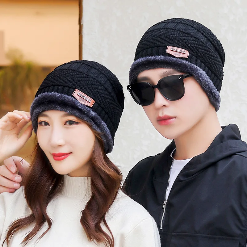 Ciepła zimowa czapka beanie z dzianiny unisex Czarny