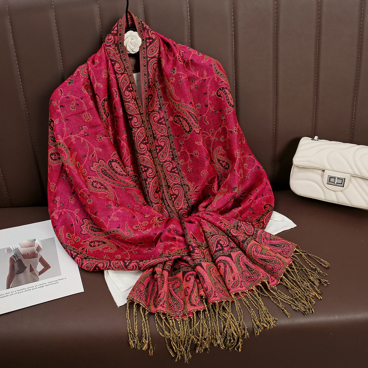 Ciepły szal damski pashmina ze wzorem żakardowym T100 03