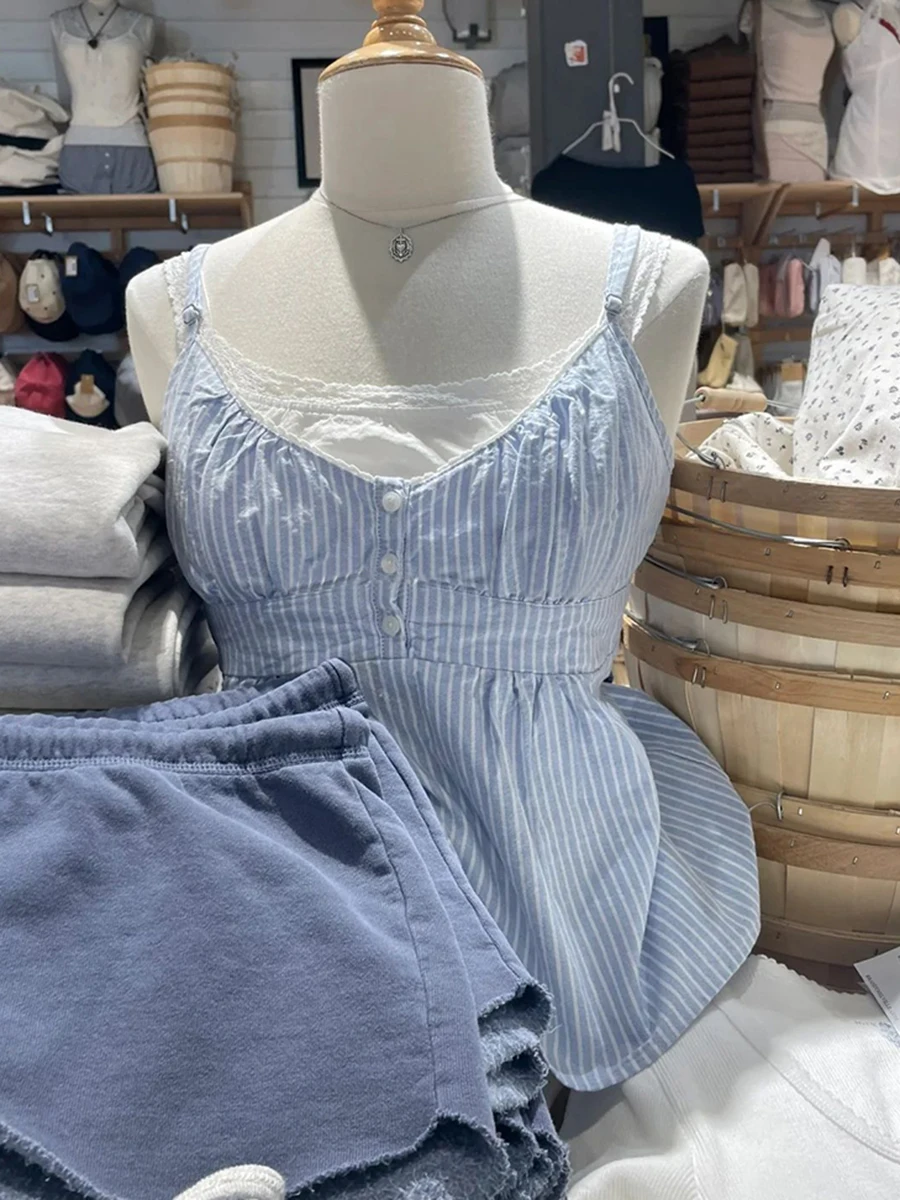 Crop top w kratę z koronkowym wykończeniem — letni top na ramiączkach damski Srebrny