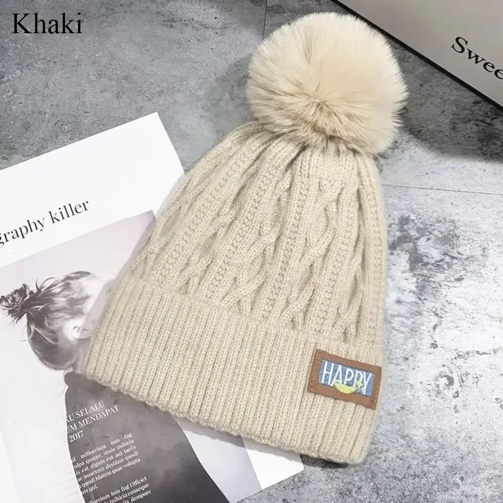 Czapka beanie damska zimowa z pomponem i ochroną uszu Khaki