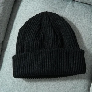 Gruba czapka beanie z dzianiny na jesień i zimę Czarny