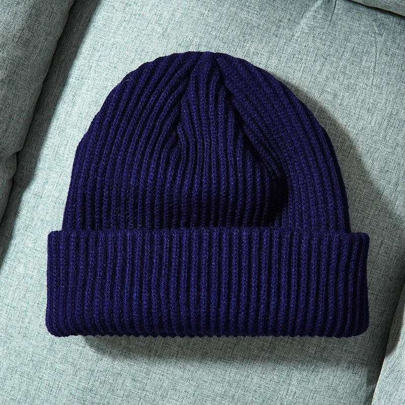Gruba czapka beanie z dzianiny na jesień i zimę Granatowy