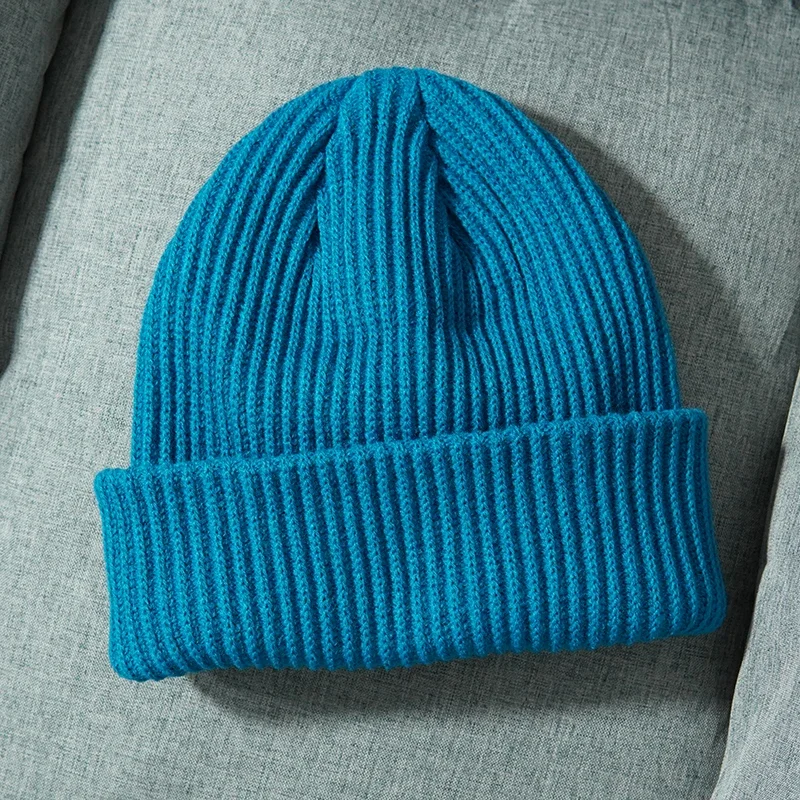 Gruba czapka beanie z dzianiny na jesień i zimę Niebieski
