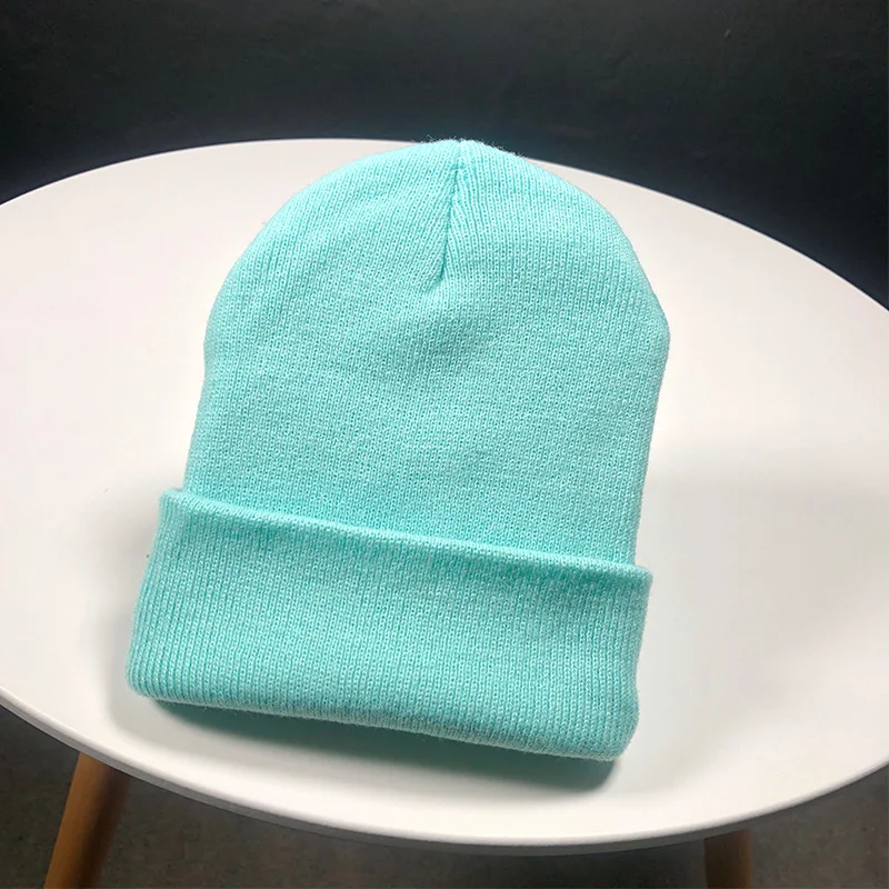 Czapka beanie unisex dzianinowa na jesień i zimę Jasnozielony