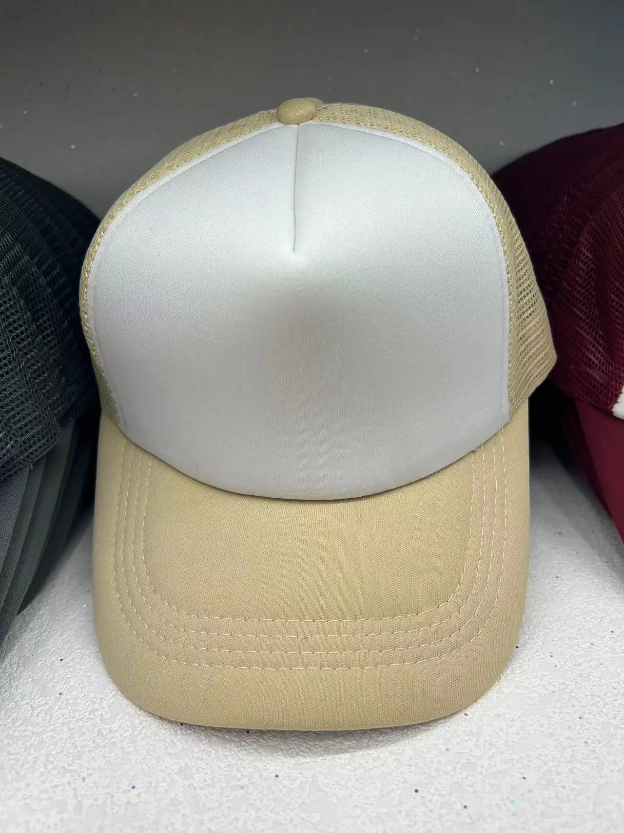 Czapka trucker z siatką 5-panelowa, letnia czapka z daszkiem Khaki