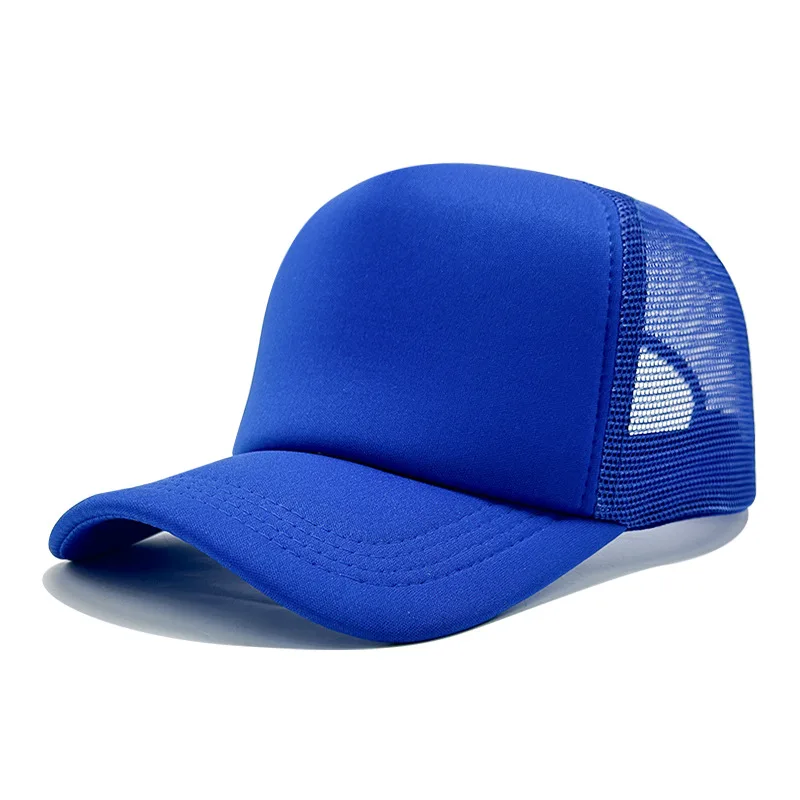 Czapka z daszkiem typu trucker z siatką Królewski błękit