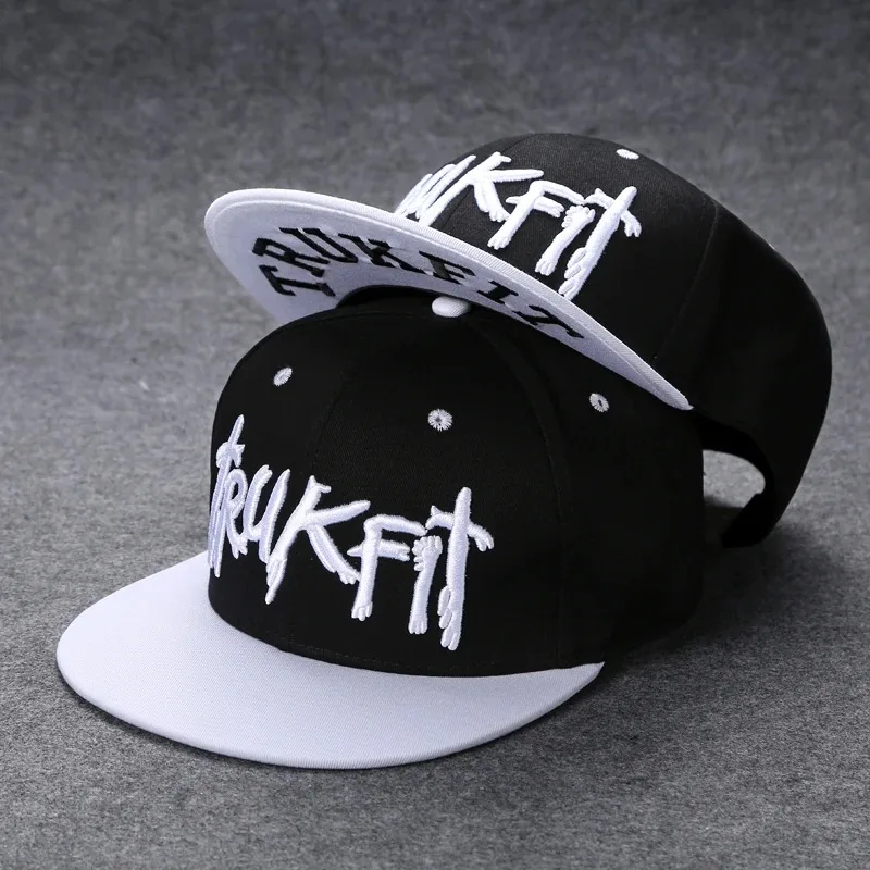 Czapka z daszkiem z płaskim rondem, haftowana, regulowana snapback Mz108 42