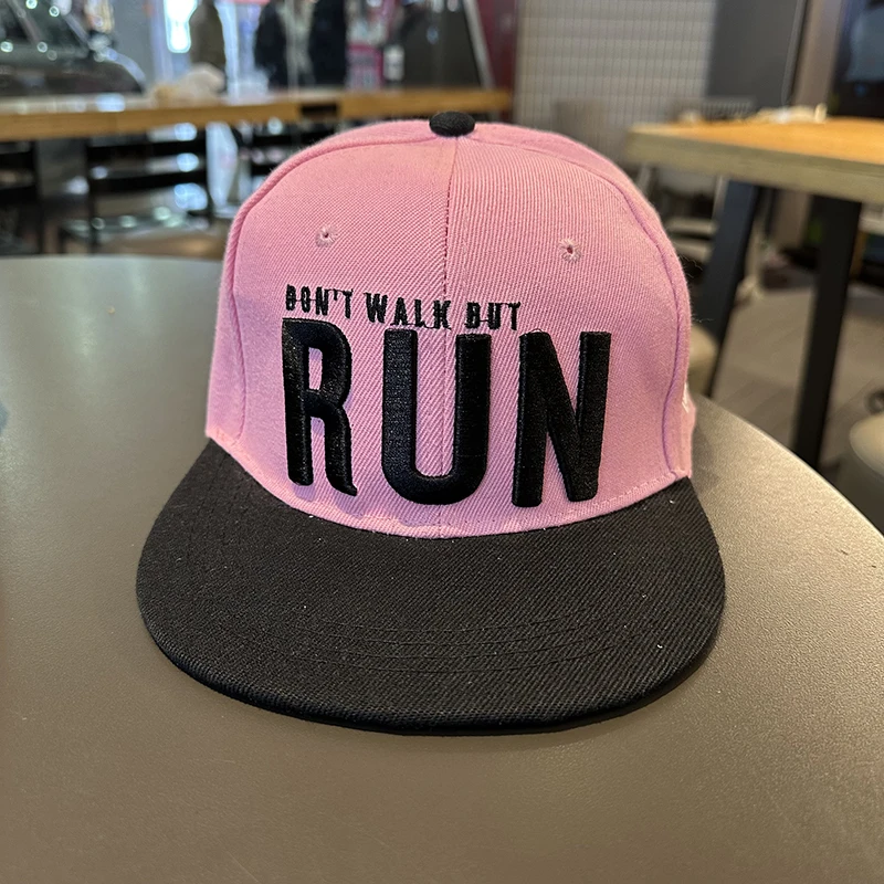 Czapka z daszkiem z płaskim rondem, haftowana, regulowana snapback Mz108 51