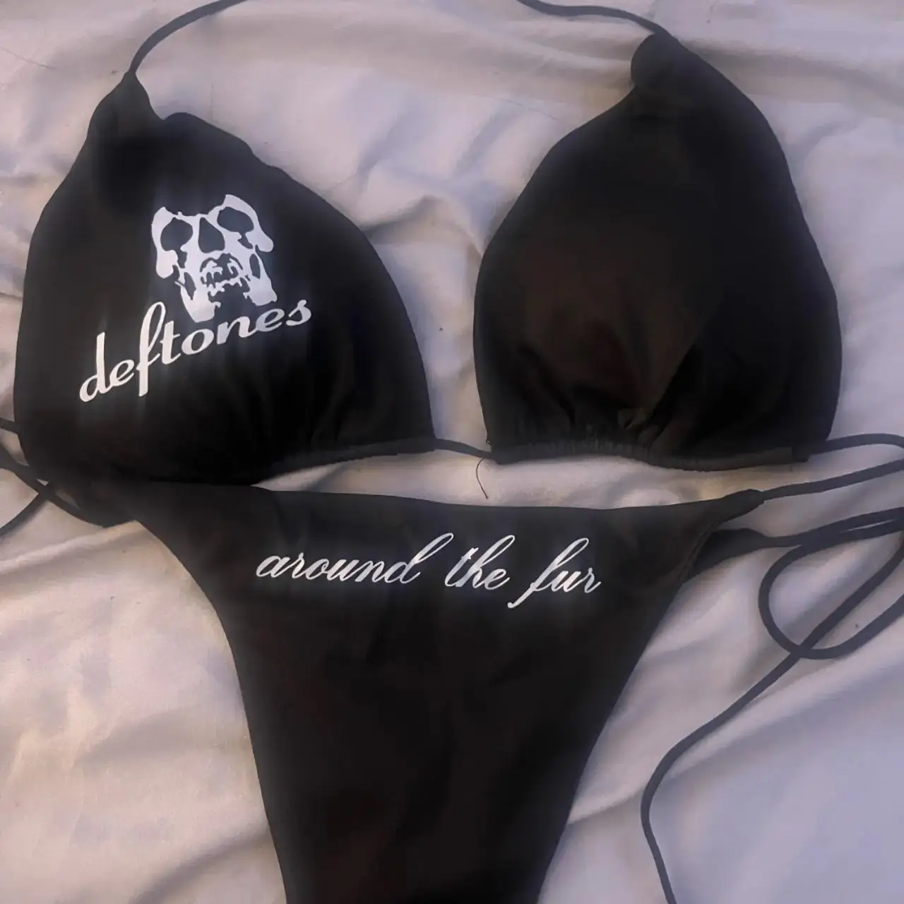 Czarny crop top bez pleców styl Y2K gotycki na plażę Czarny