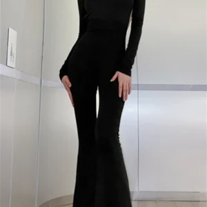 Czarny kombinezon bodycon z szerokimi nogawkami Czarny