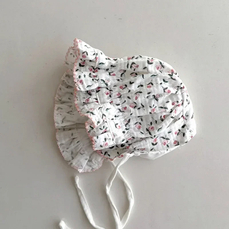 Bawełniany czepek niemowlęcy z koronką – letnia czapeczka 01pink