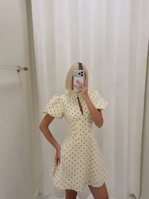 Czerwona mini sukienka w kwiaty z bufkami Polka dot