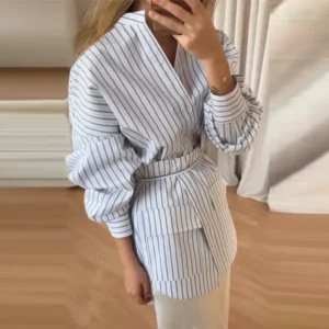 Damska koszula w paski ze stójką i wiązaniem Shirt 01