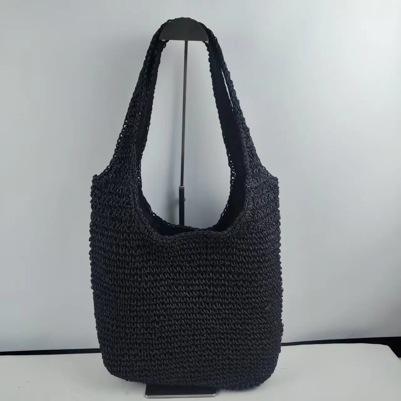 Damska torba plażowa ze słomy - pleciona torebka shopper Czarny