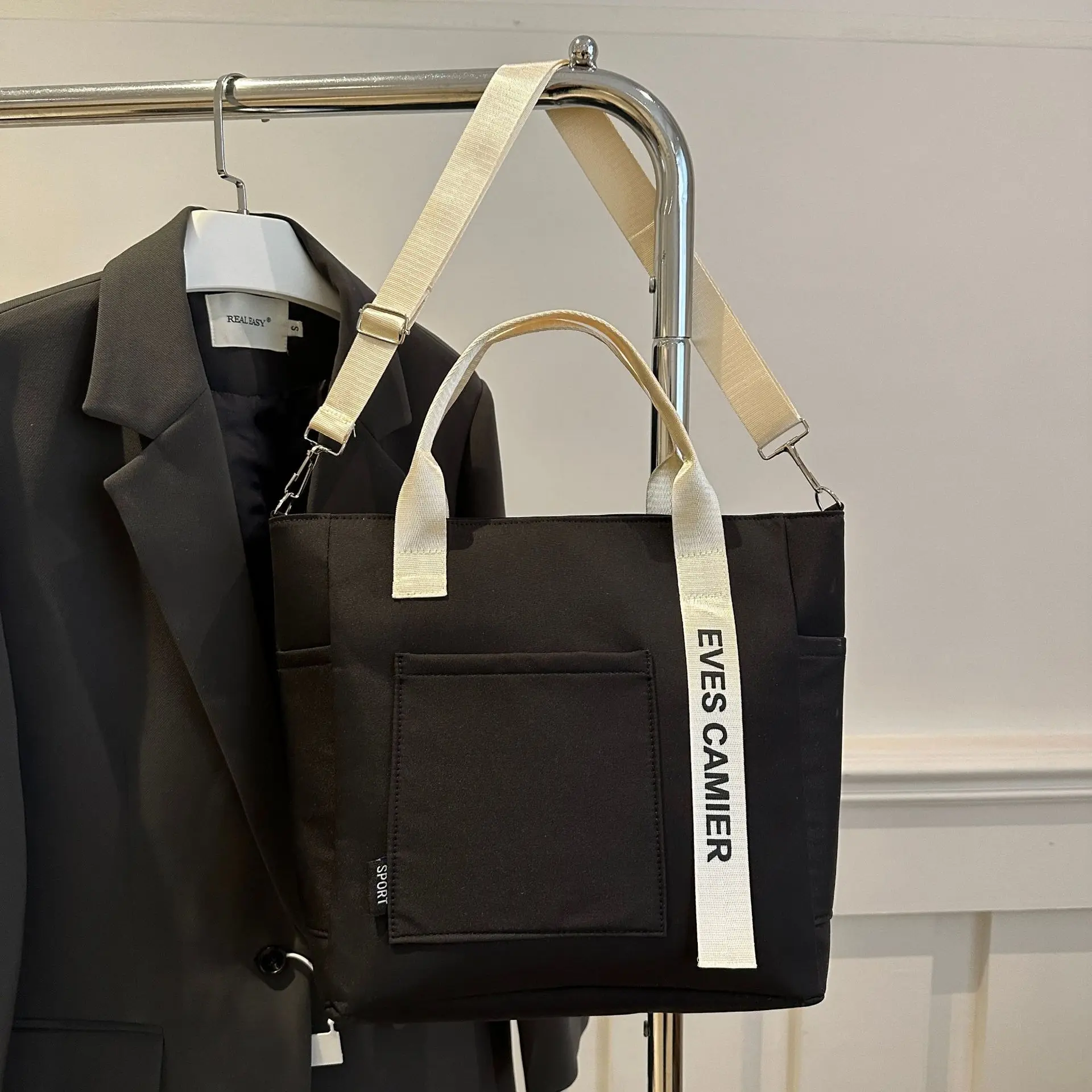 Damska torba shopper z nylonu - pojemna i wodoodporna Czarny