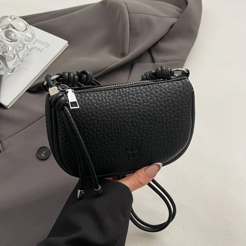 Damska torebka na ramię crossbody w jednolitym kolorze Czarny
