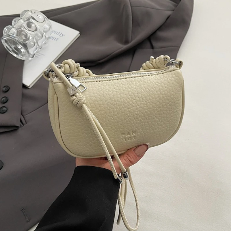 Damska torebka na ramię crossbody w jednolitym kolorze Biały