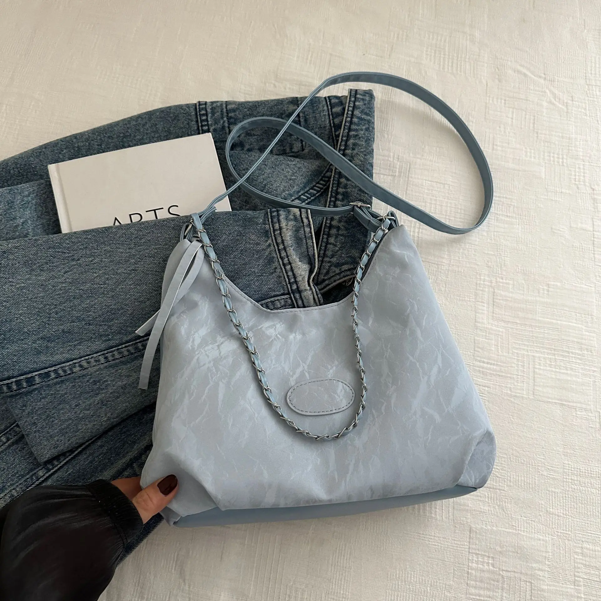 Damska torebka na łańcuszku crossbody o dużej pojemności Niebieski