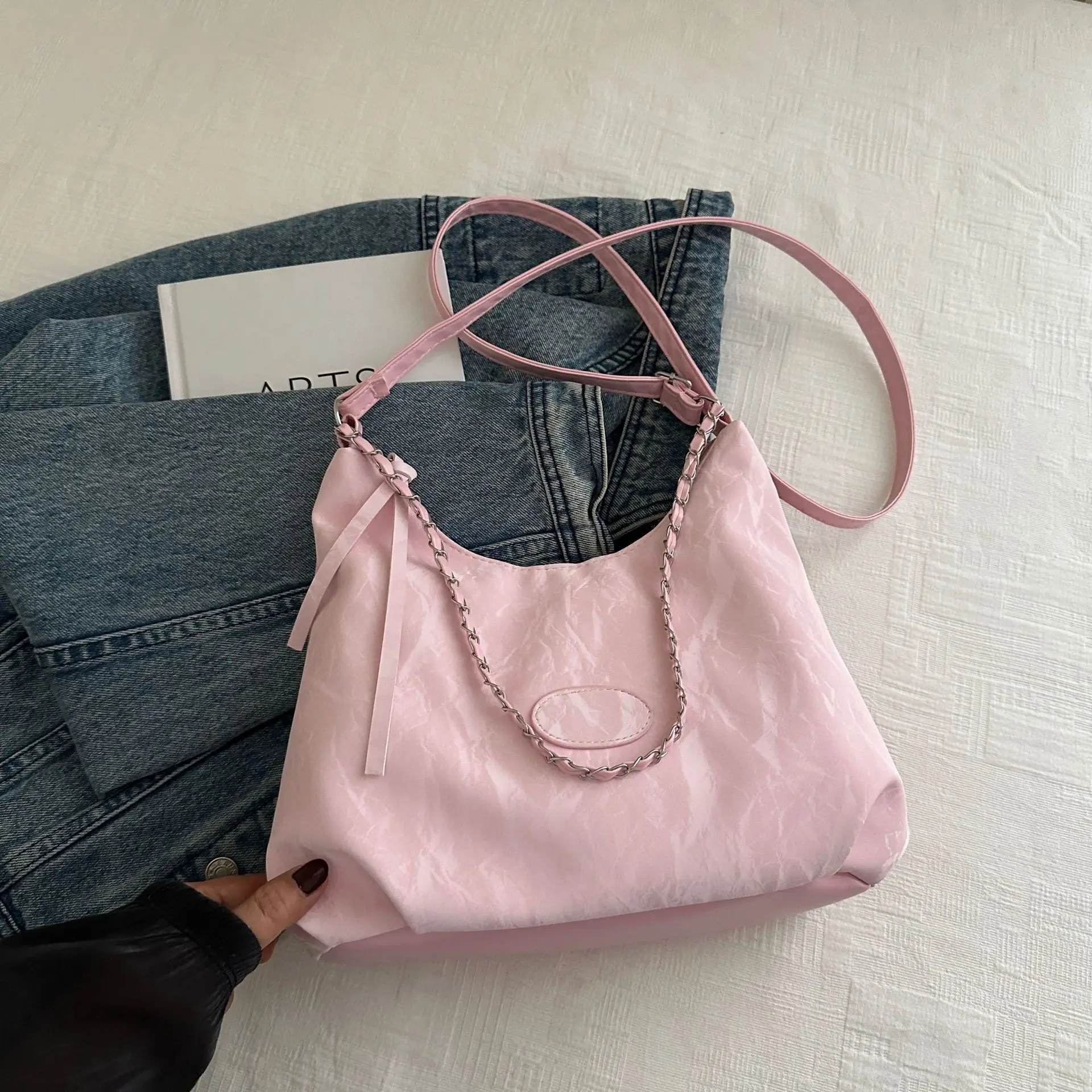 Damska torebka na łańcuszku crossbody o dużej pojemności Różowy