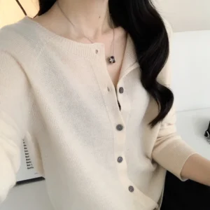Damski sweter kardigan ze 100% wełny merino Beżowy