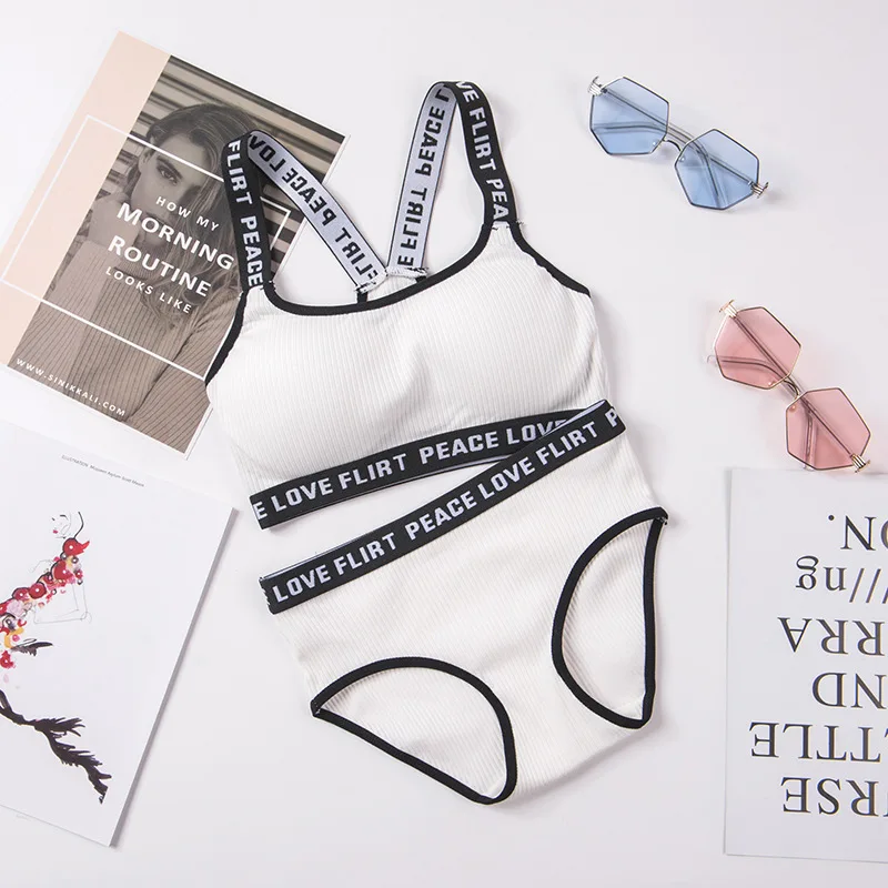 Damski komplet bielizny bawełnianej w paski bralette z majtkami Biały