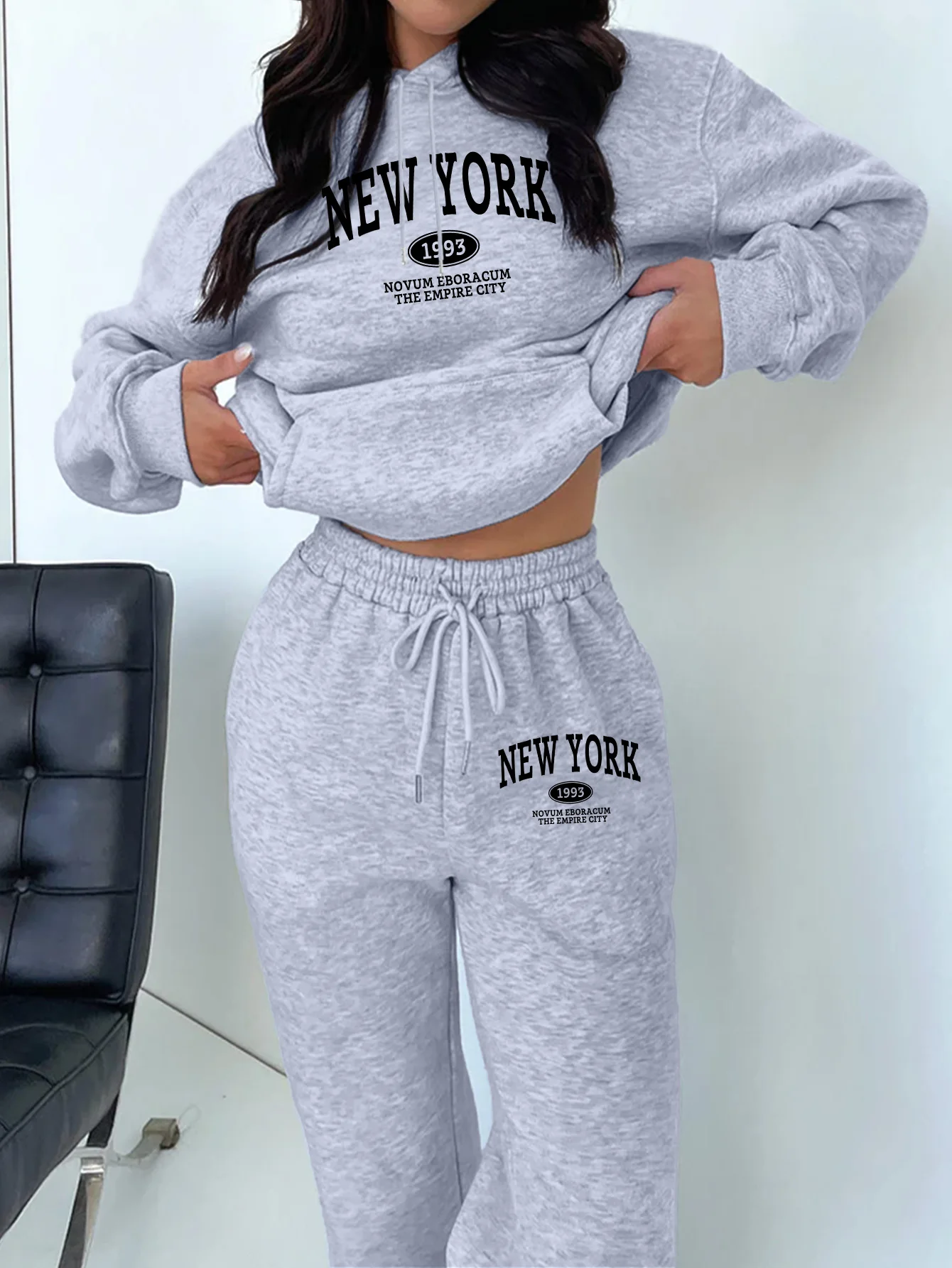 Damski komplet dresowy z bluzą New York i nadrukiem Nlmt416 hui