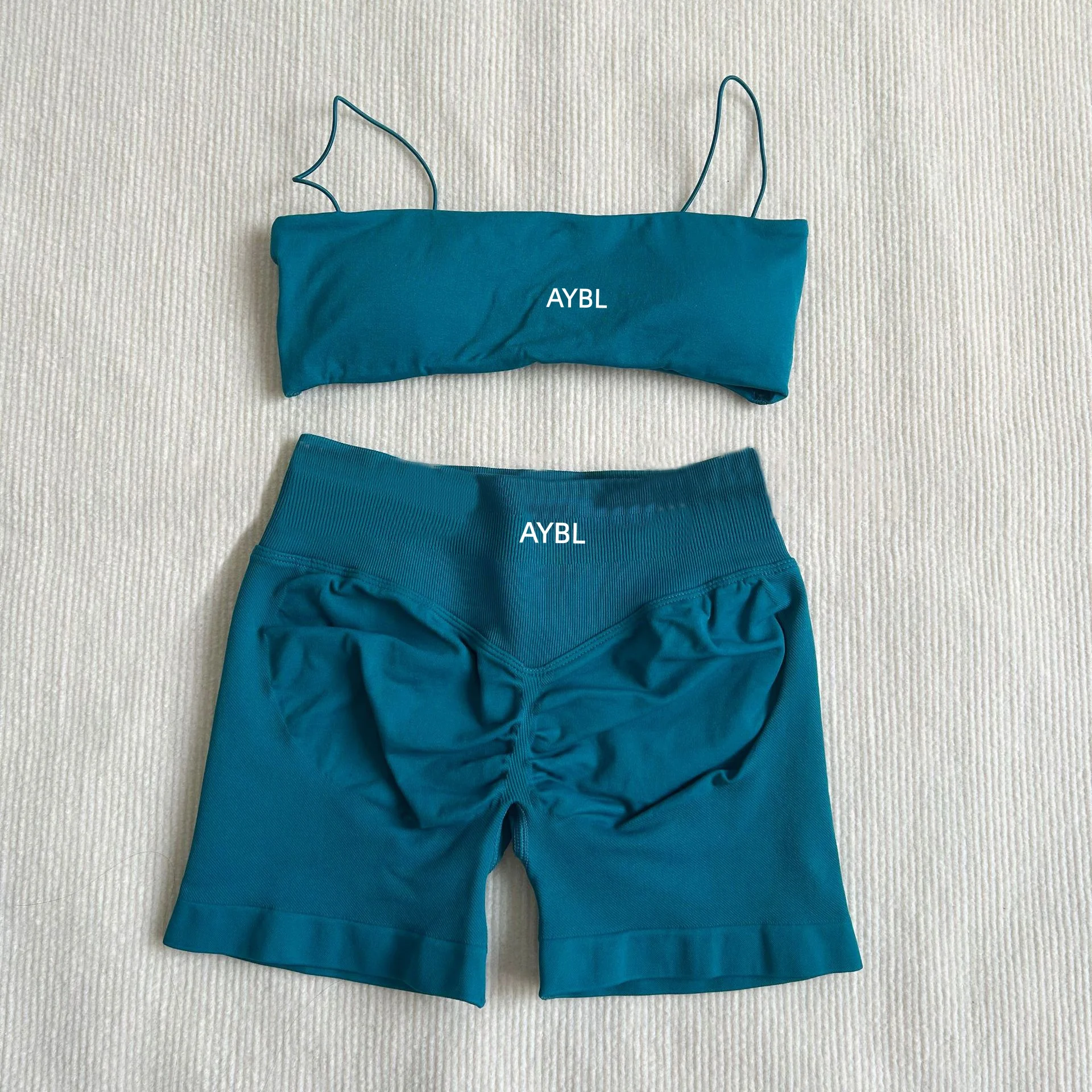 Damski komplet sportowy do jogi – top i legginsy Picture 5