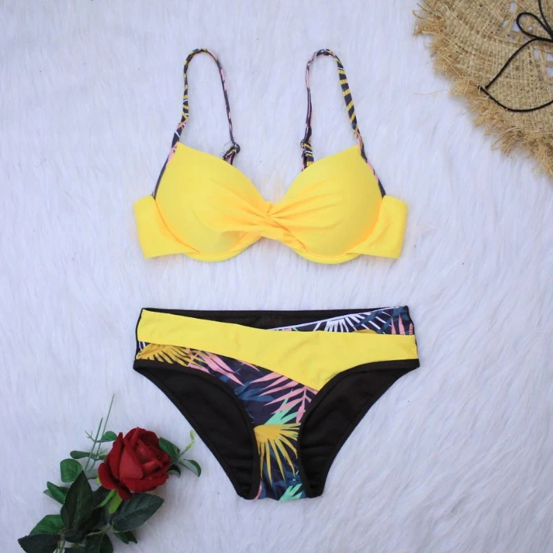 Damski strój kąpielowy bikini push-up we wzór liści żółty