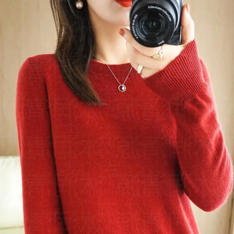 Damski sweter z dzianiny z okrągłym dekoltem, cienki Sku 08