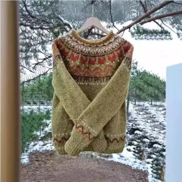 Damski sweter oversize z dzianiny z okrągłym dekoltem 9