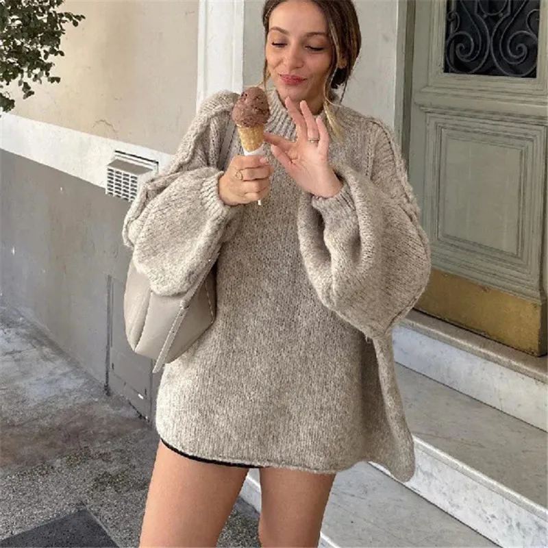 Damski sweter oversize z golfem grube dzianiny B