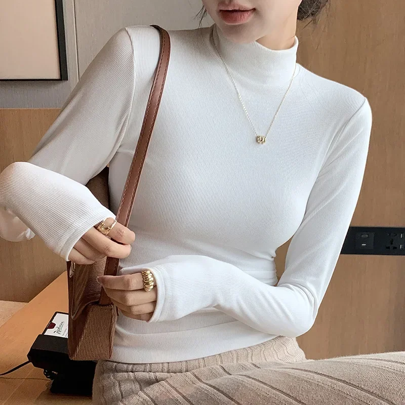 Damski sweter z półgolfem z miękkiej dzianiny Biały