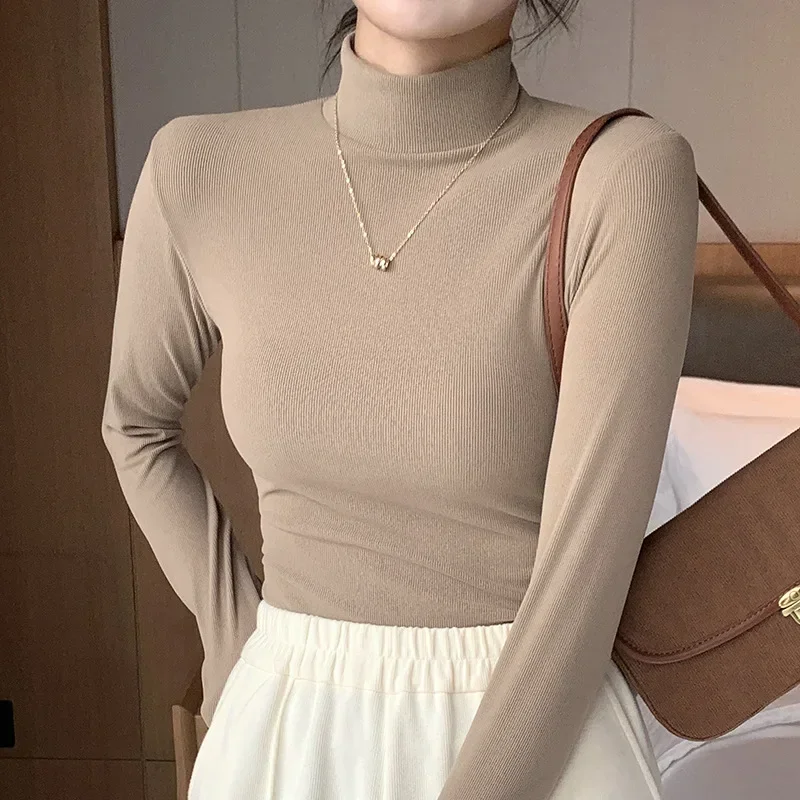 Damski sweter z półgolfem z miękkiej dzianiny Khaki