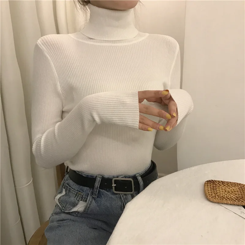 Damski sweter z golfem dzianinowy na jesień Biały