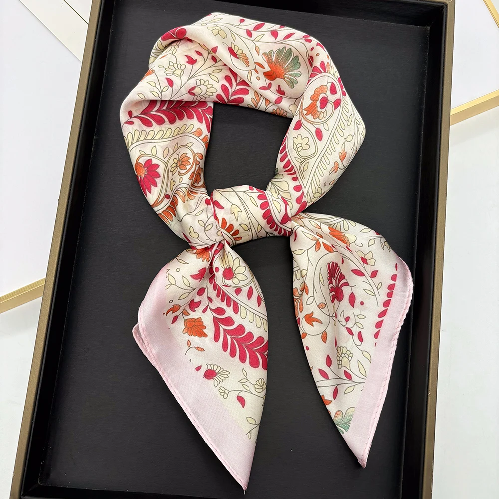 Damski szalik 70 cm z imitacji jedwabiu w kwiaty 20