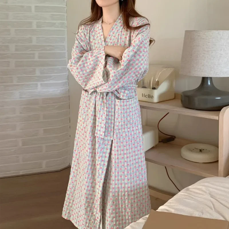 Damski szlafrok kimono w kratę z długim rękawem Checkered hearts