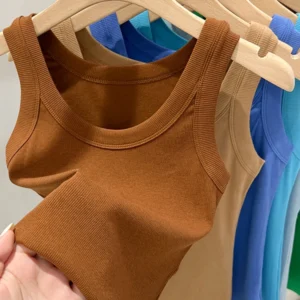 Damski top na ramiączkach prążkowany basic Brązowy