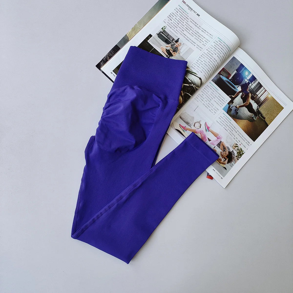 Damskie bezszwowe legginsy sportowe modelujące sylwetkę Niebiesko fioletowy