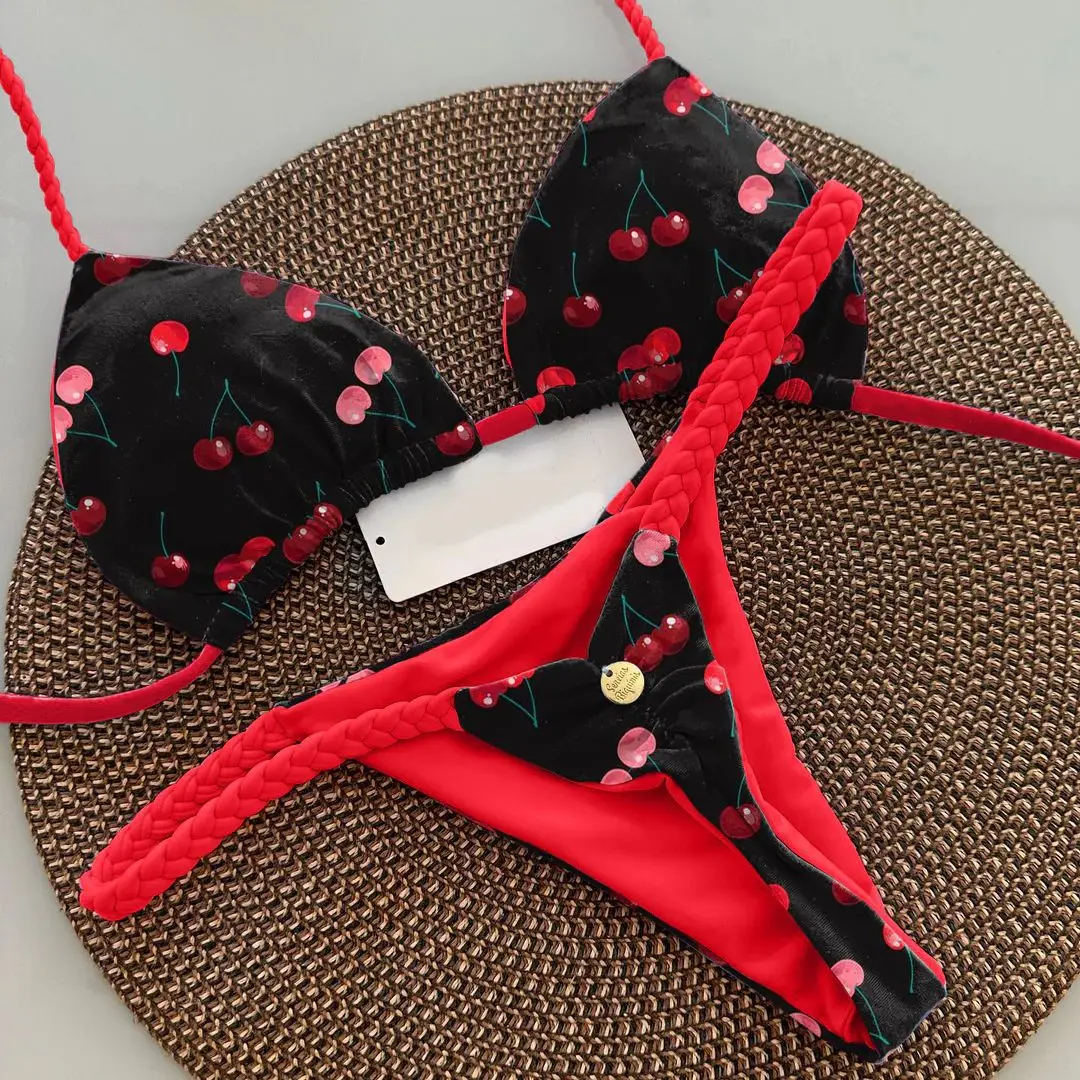 Damskie bikini z nadrukiem i stringami na plażę 007