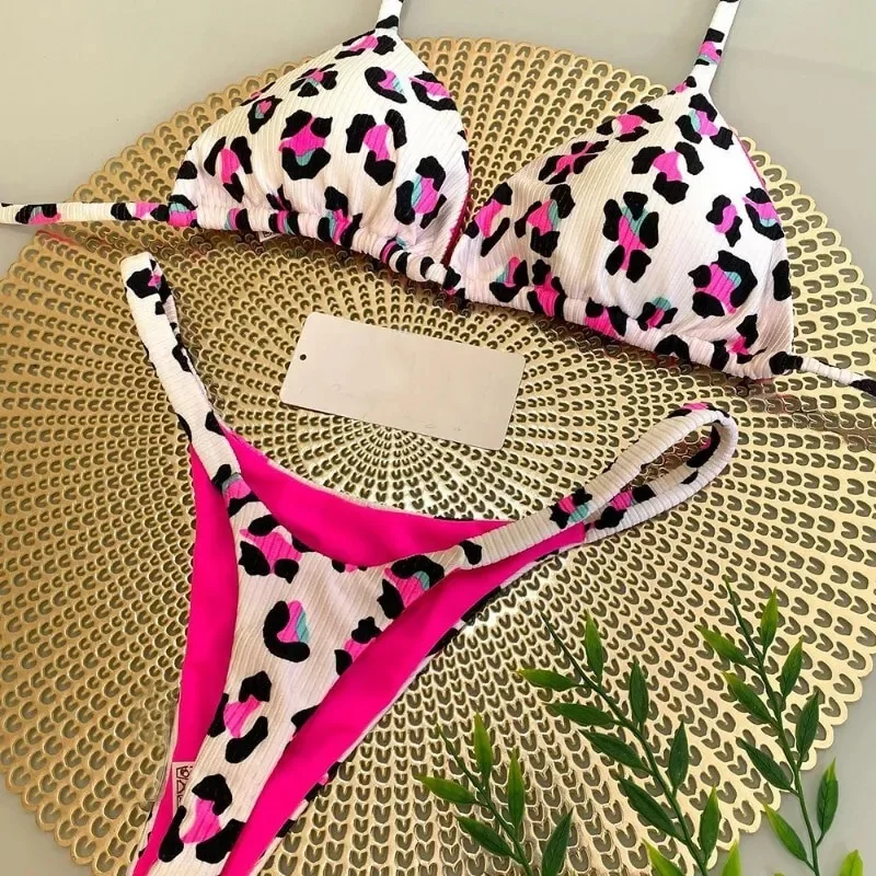 Damskie bikini z nadrukiem i stringami na plażę 011