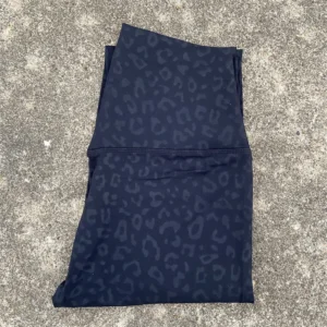 Damskie legginsy sportowe z kieszeniami i wysokim stanem Embossed leopard